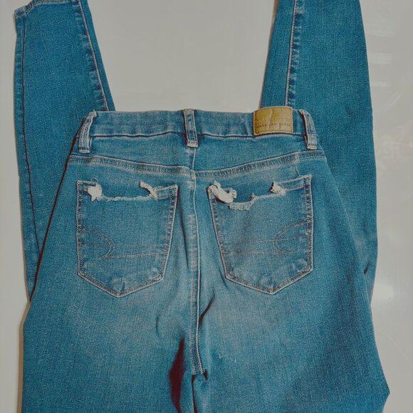 Woman's size 0 American Eagle Jeans, Stretch and Dream Jeans - Picture 4 of 5